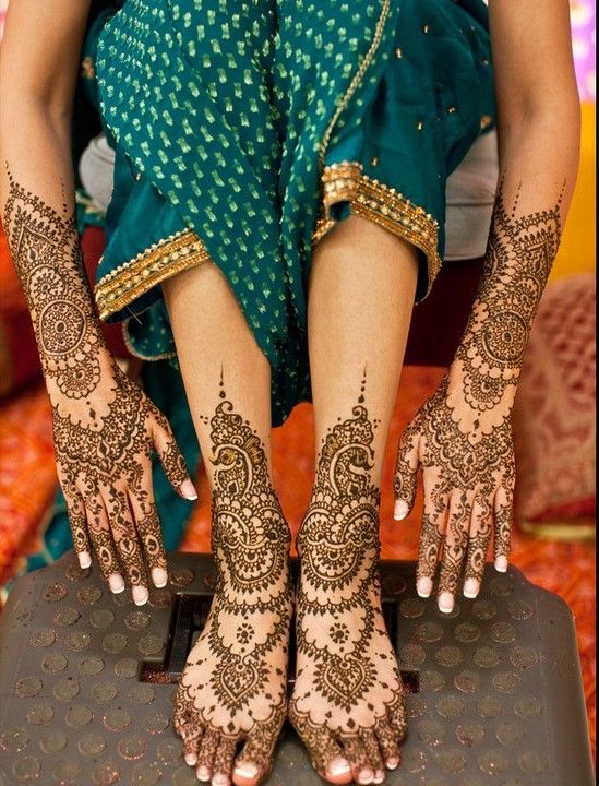 Paisley cascade bridal henna design